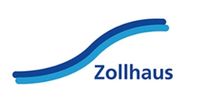 Bei blaue Wellen über dem Wort "Zollhaus". Das Gesundheitszentrum gefindet sich im Zollhaus am Hafen von Eckernförde.